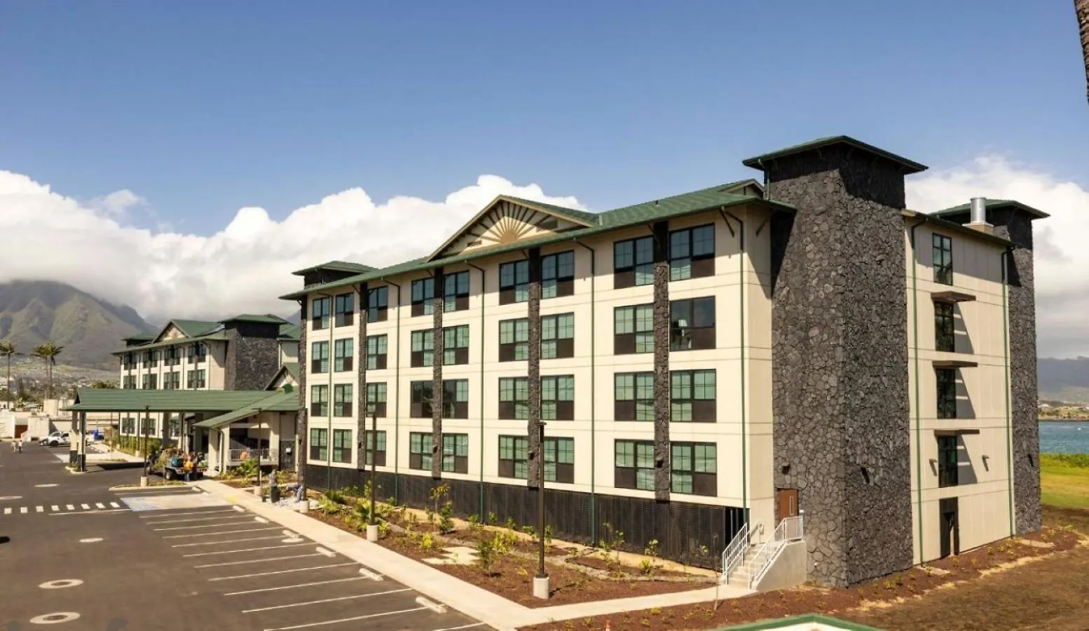 Hampton Inn & Suites Maui North Shore Kahului Hotel