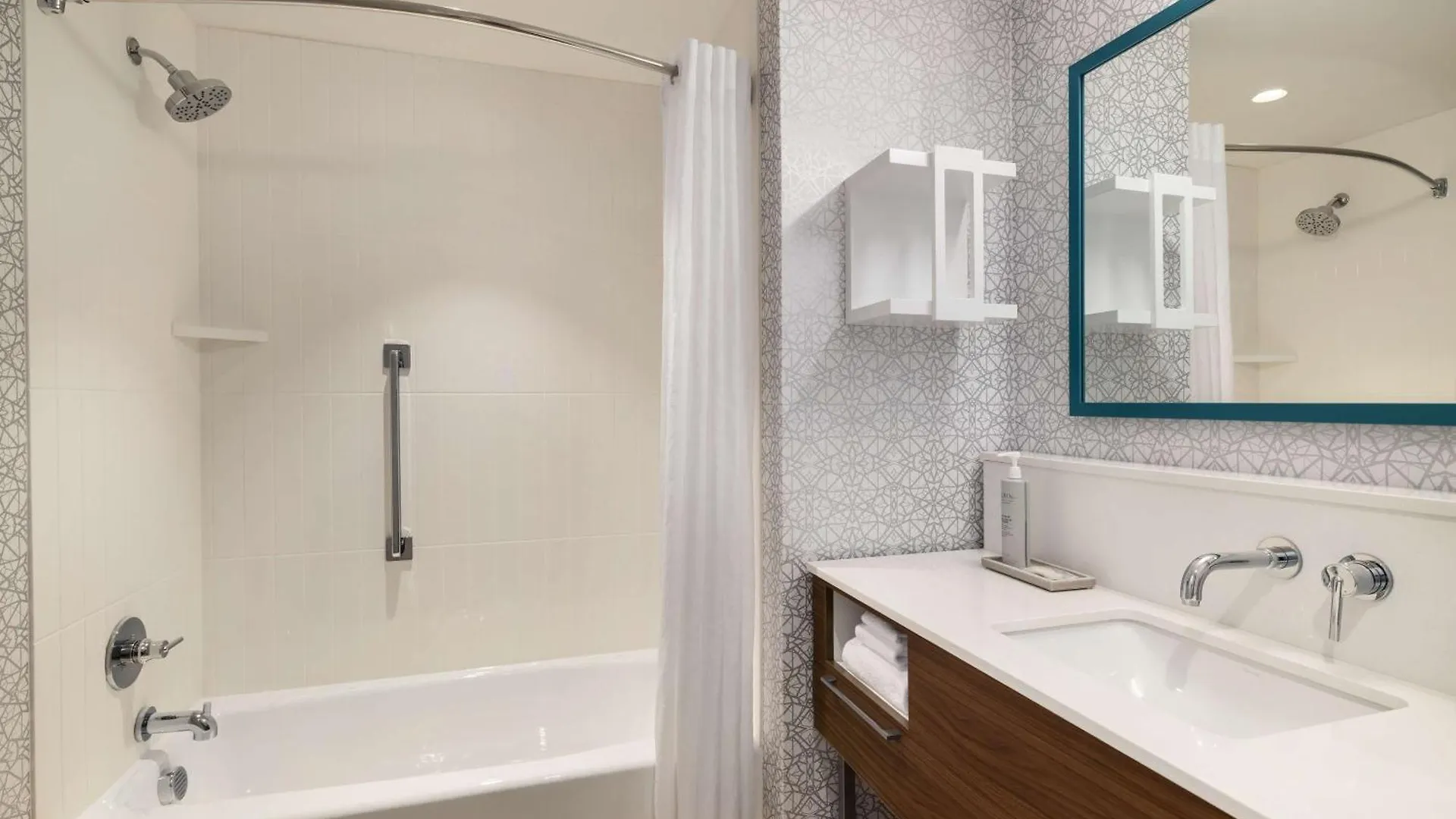 Hampton Inn & Suites Maui North Shore Kahului