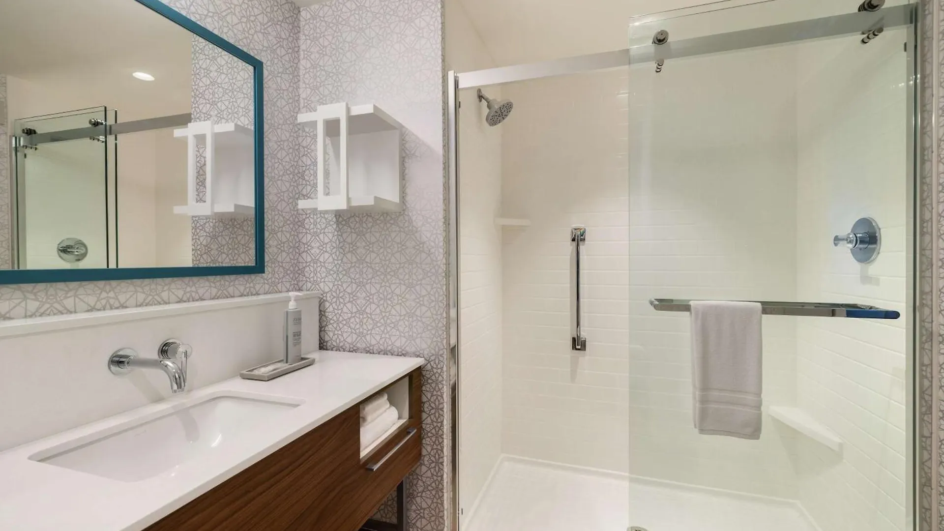 *** Hotel Hampton Inn & Suites Maui North Shore Kahului USA